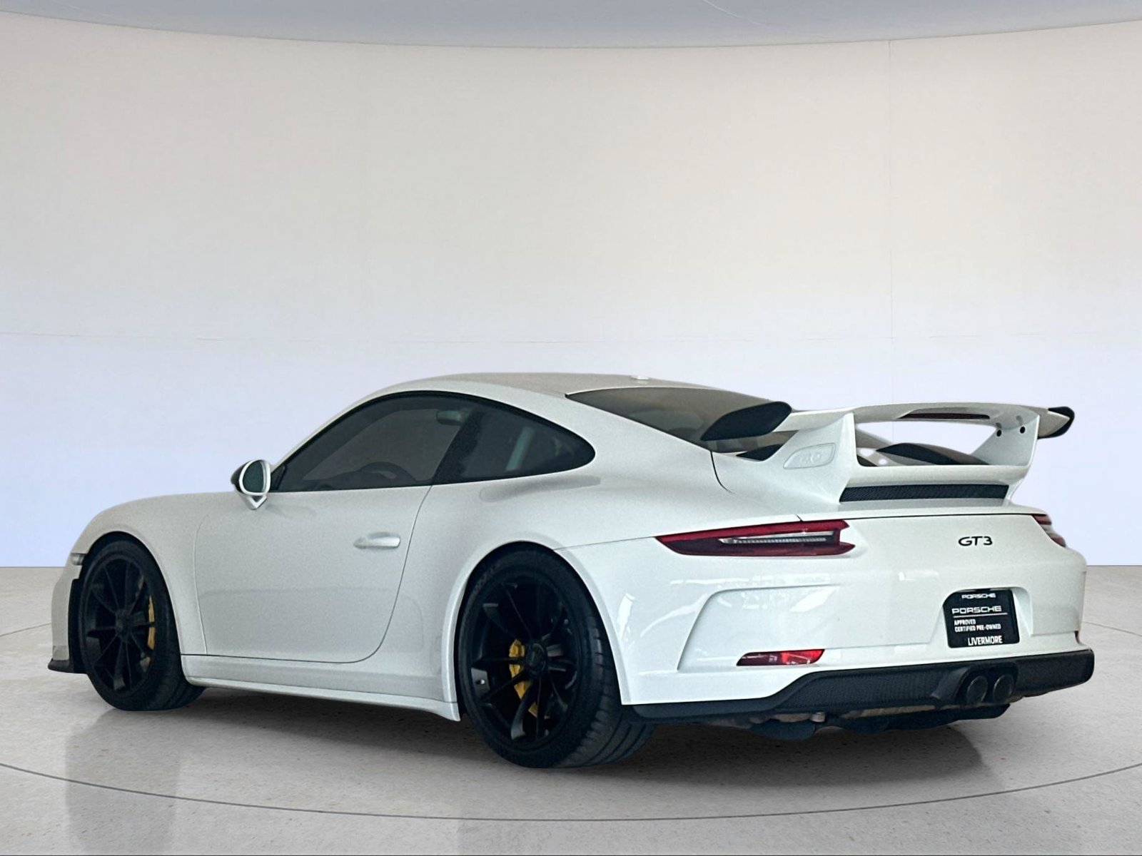 Certified 2018 Porsche 911 GT3 RWD image 3