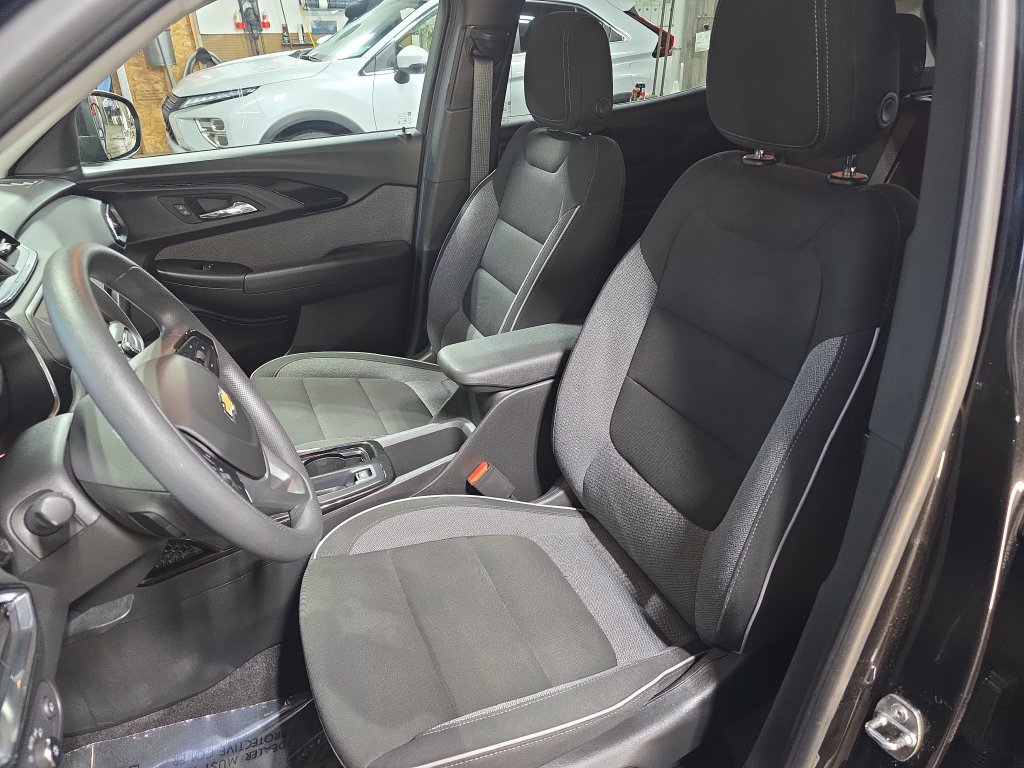 Used 2023 Chevrolet TrailBlazer LT AWD/4WD image 14