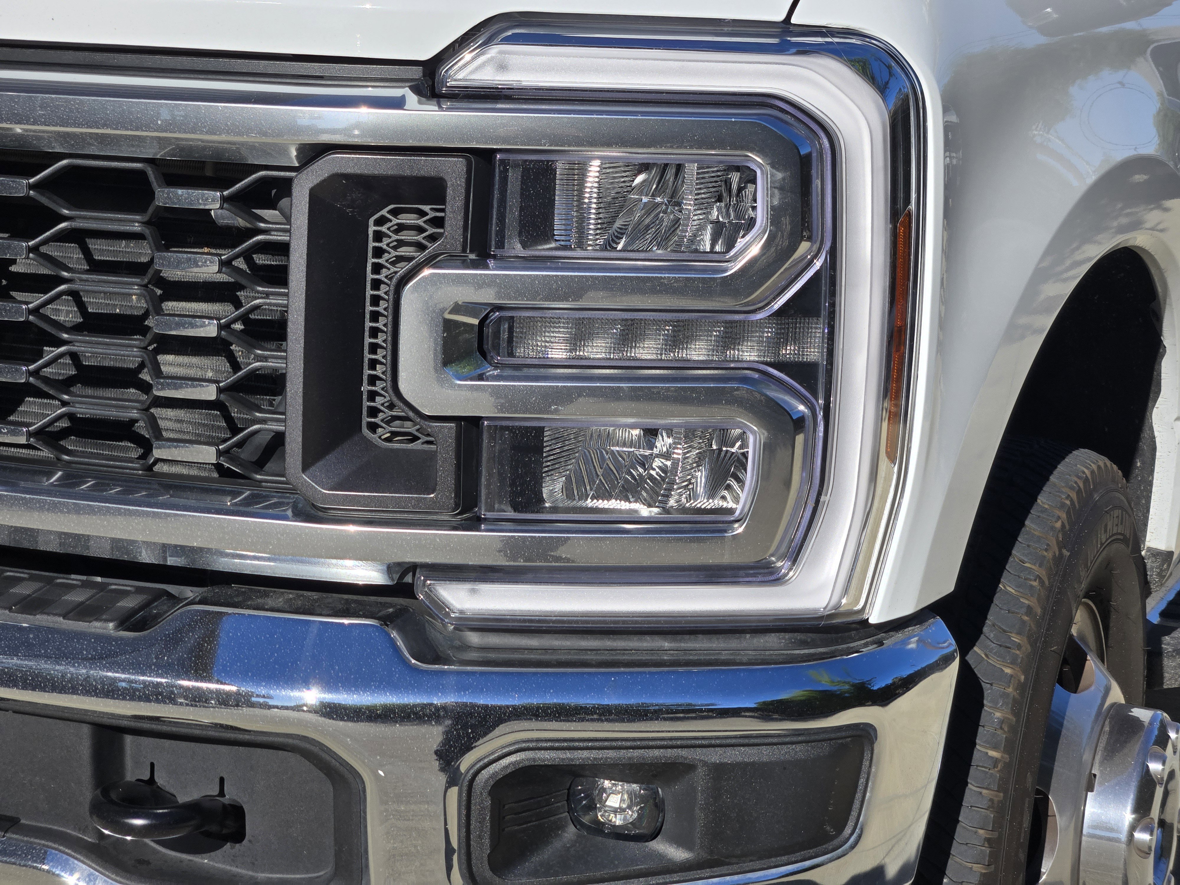 Used 2025 Ford F350 Lariat w/ Chrome Package image 7