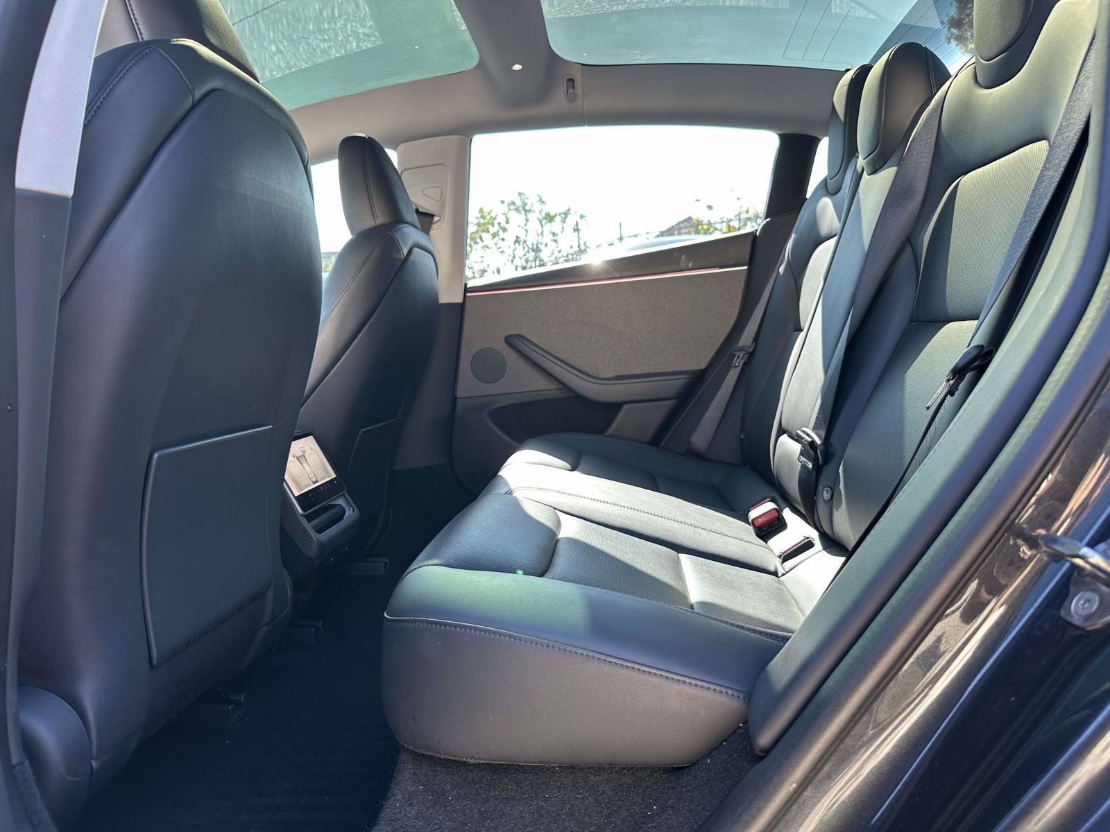 Used 2024 Tesla Model 3 Standard Range RWD image 19