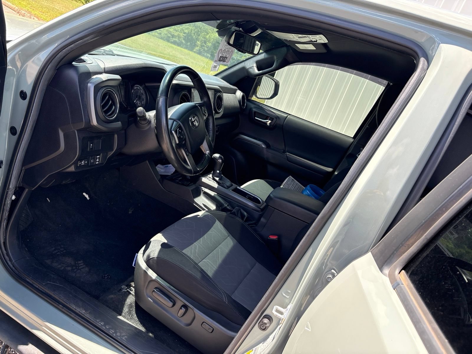 Used 2022 Toyota Tacoma TRD Off-Road w/ Technology Package RWD image 12