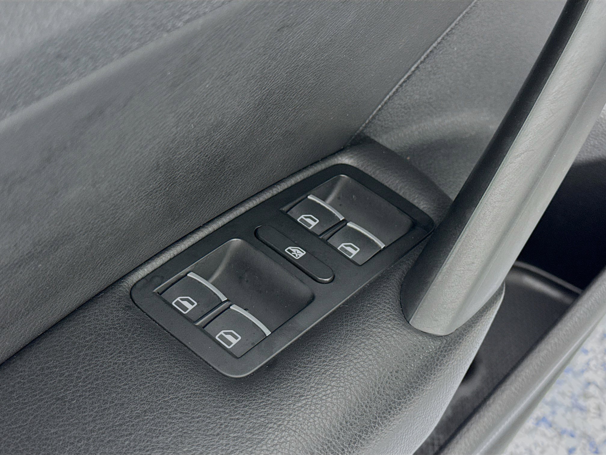 Used 2013 Volkswagen Passat 2.5 SE image 16