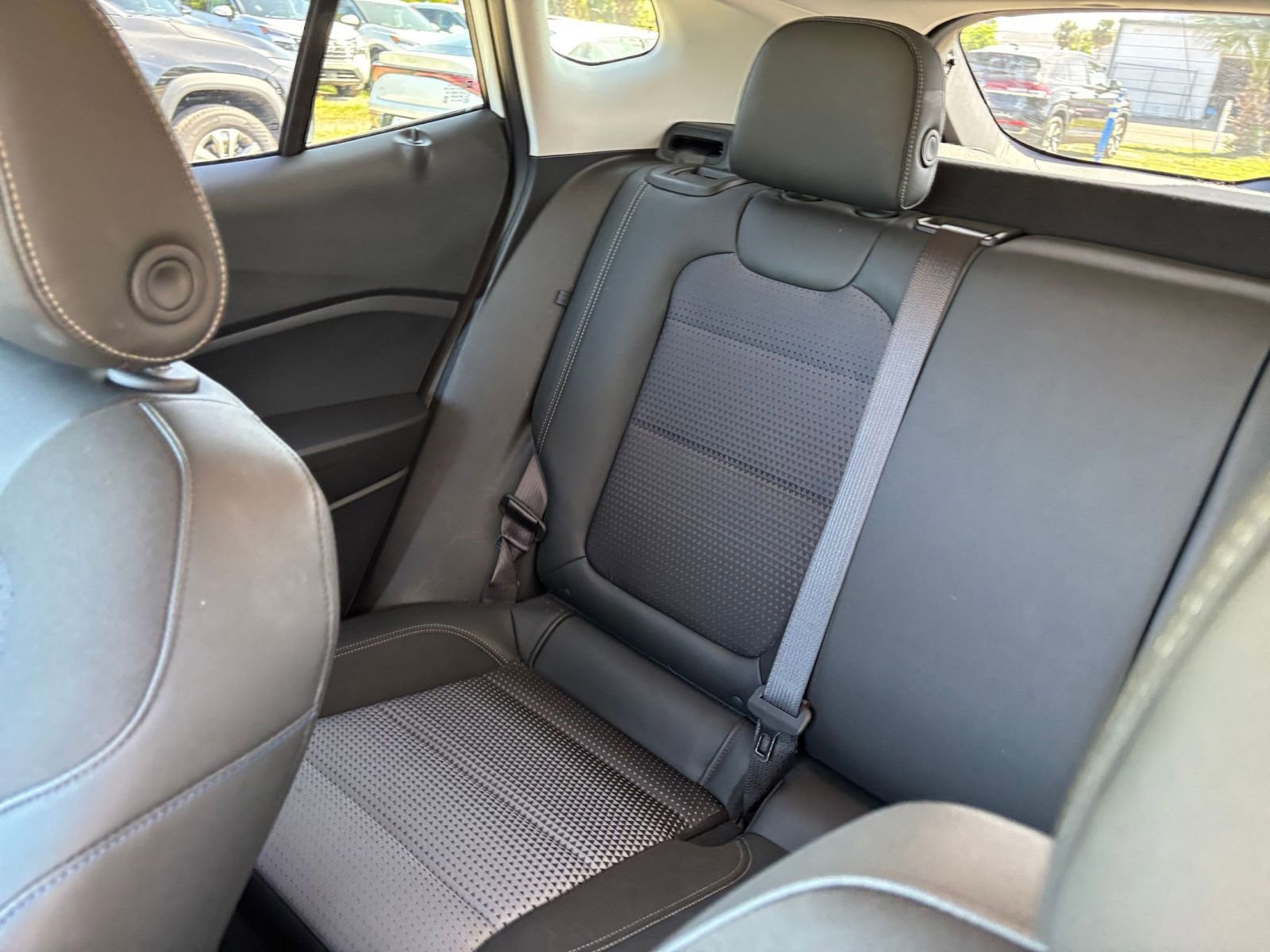 Used 2025 Chevrolet Trax LT image 40