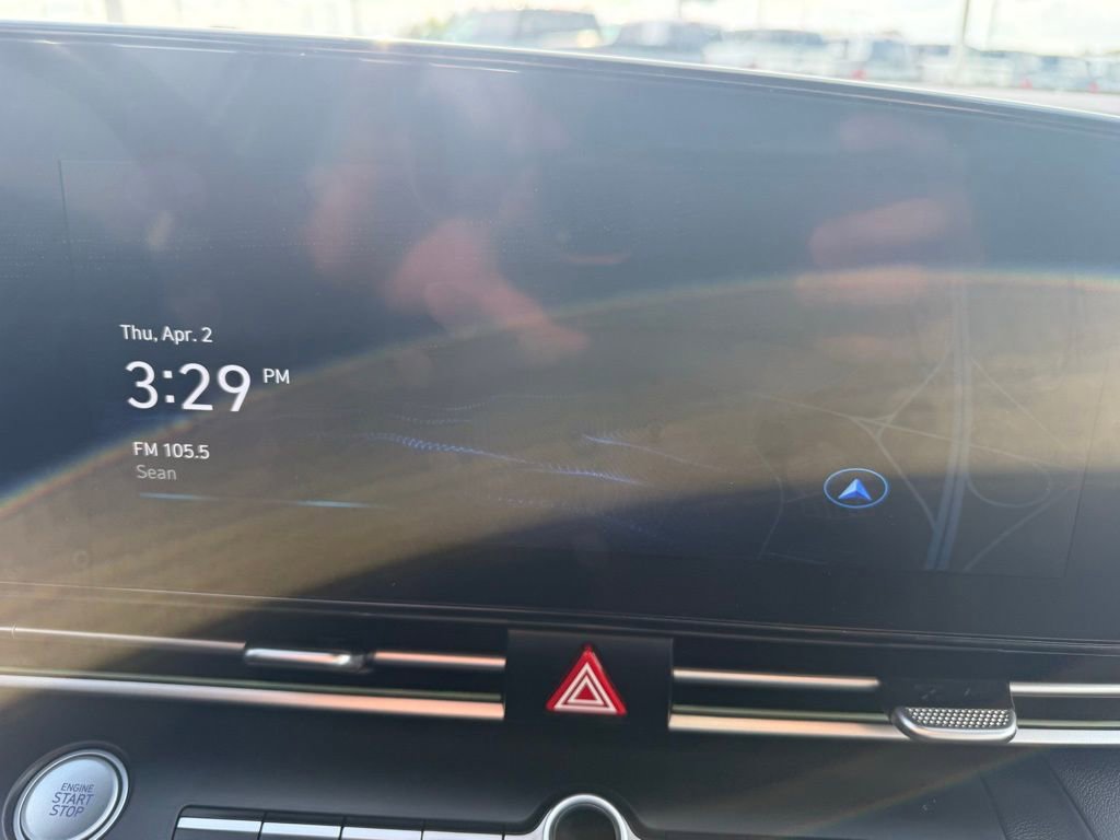 Used 2024 Hyundai Elantra Limited image 19