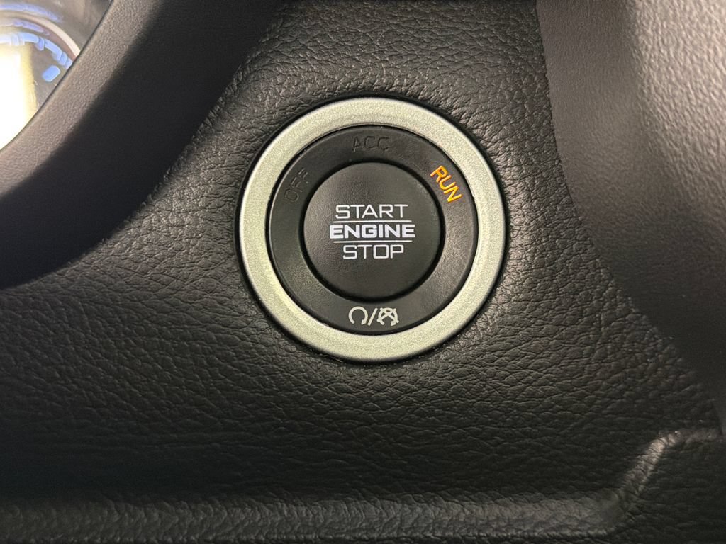 Used 2023 RAM 1500 Laramie AWD/4WD image 42