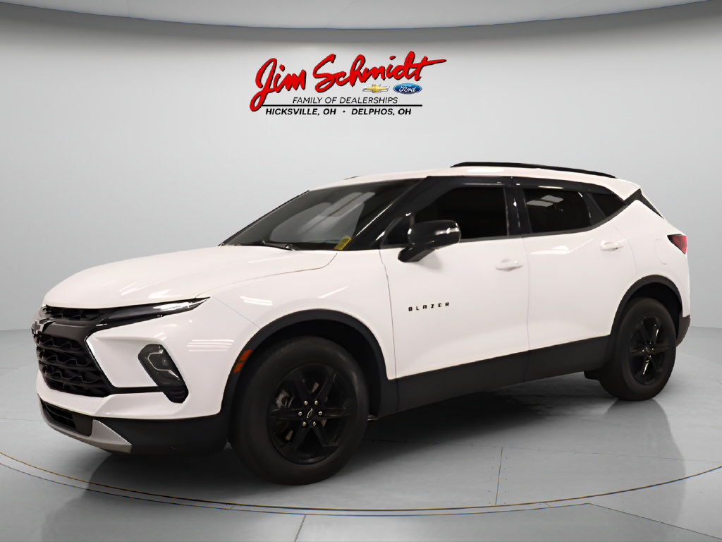 Used 2024 Chevrolet Blazer LT w/ Midnight/Sport Edition FWD image 2