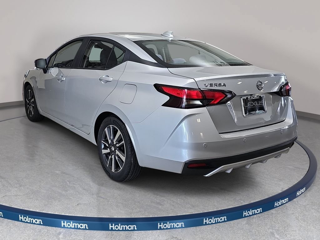 Used 2021 Nissan Versa SV FWD image 8