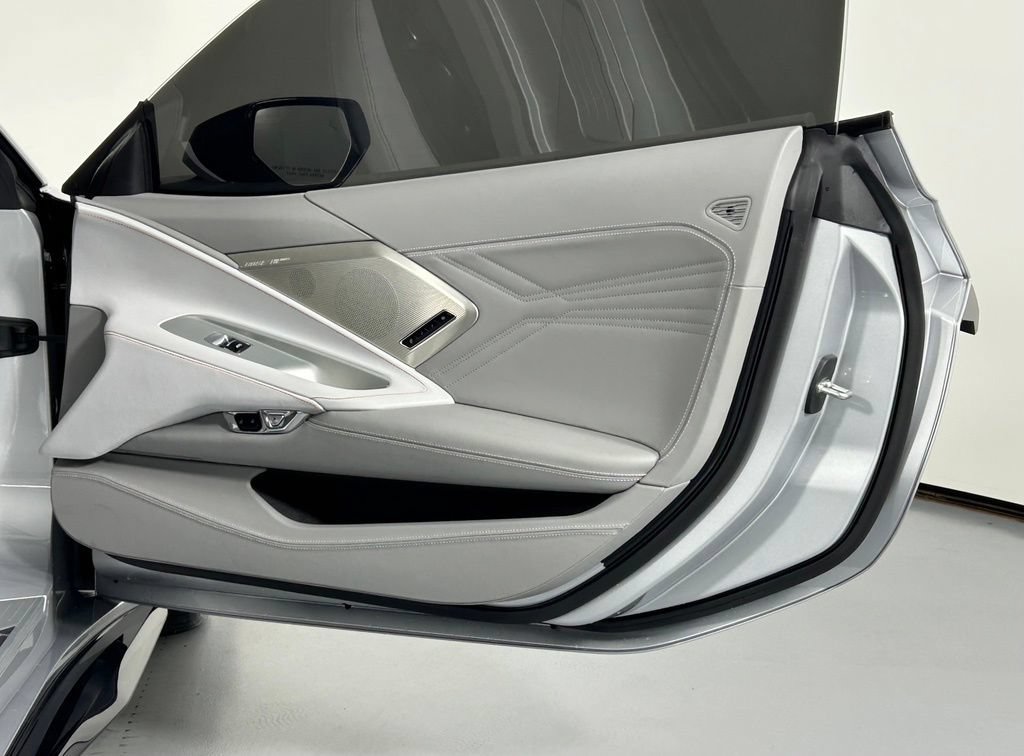 Used 2026 Chevrolet Corvette Z06 RWD image 16