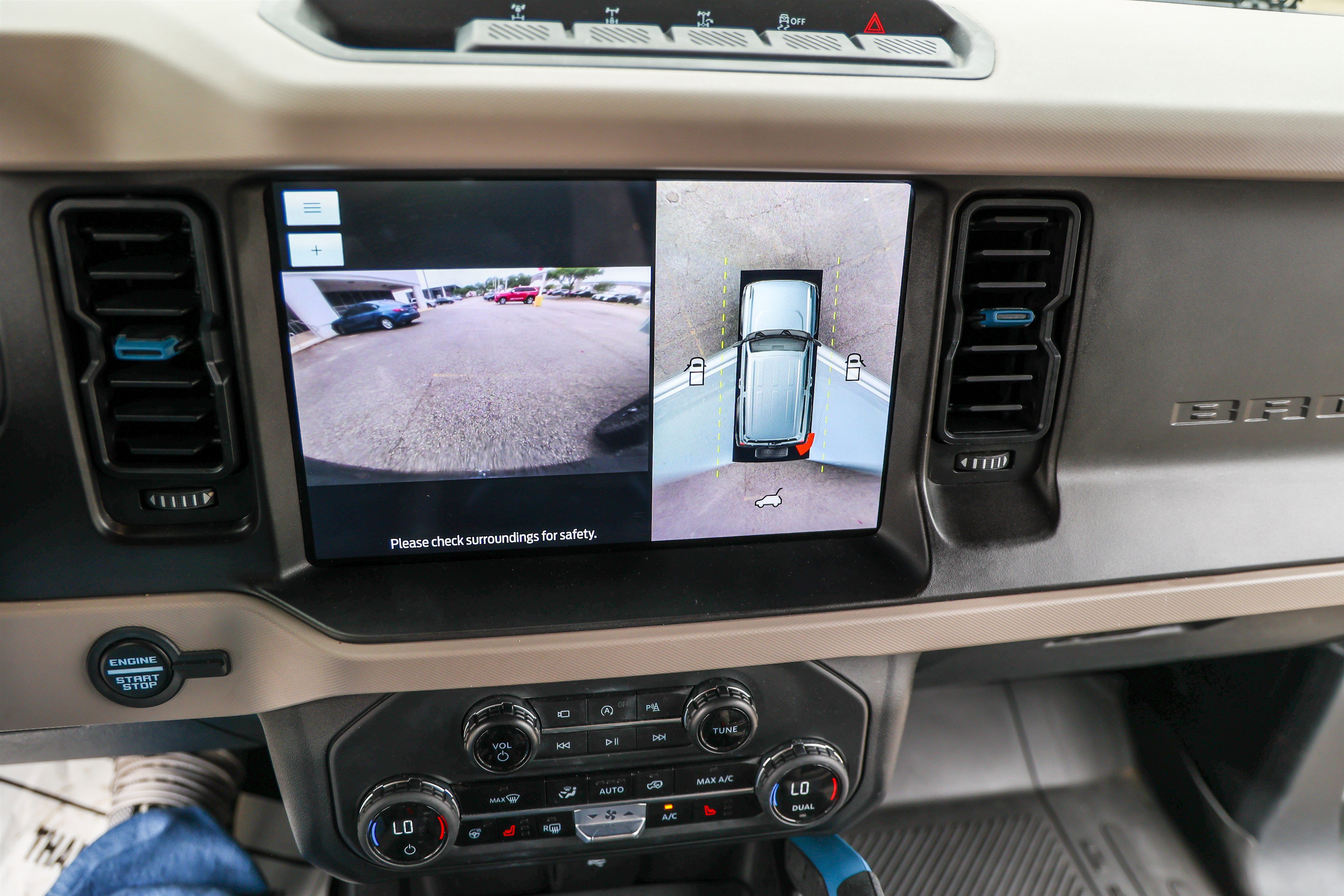 Used 2023 Ford Bronco Wildtrak AWD/4WD image 26