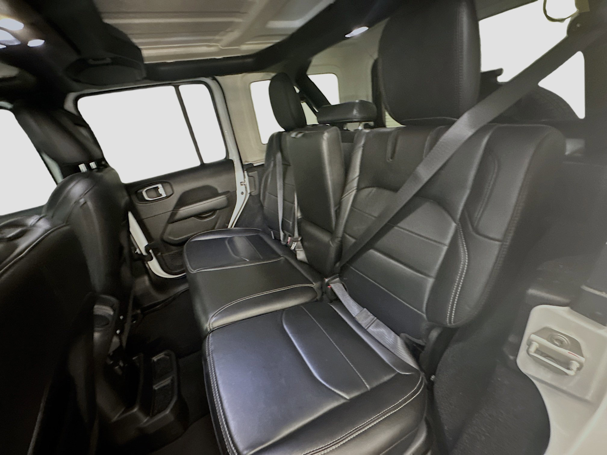 Used 2023 Jeep Wrangler Unlimited Sahara AWD/4WD image 29