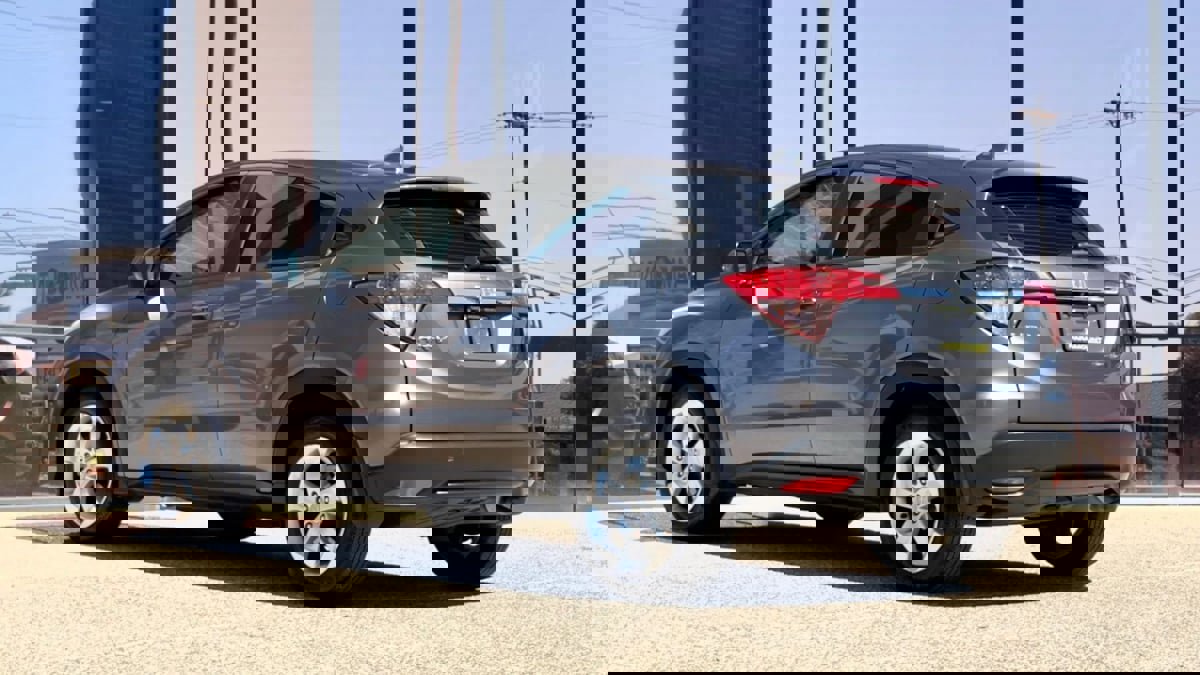 Used 2016 Honda HR-V LX image 12