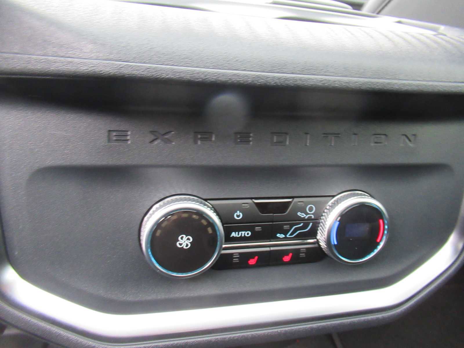 New 2025 Ford Expedition Max Platinum w/ Stealth Performance Package image 16