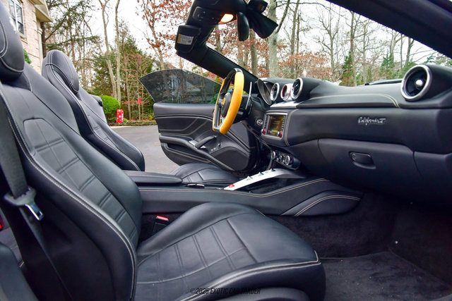 Used 2016 Ferrari California T image 45