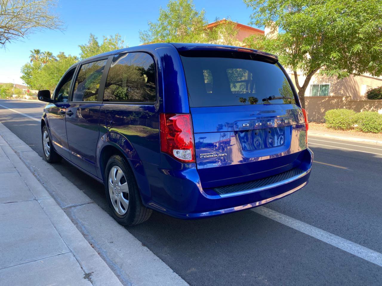 Used 2019 Dodge Grand Caravan SE FWD image 13