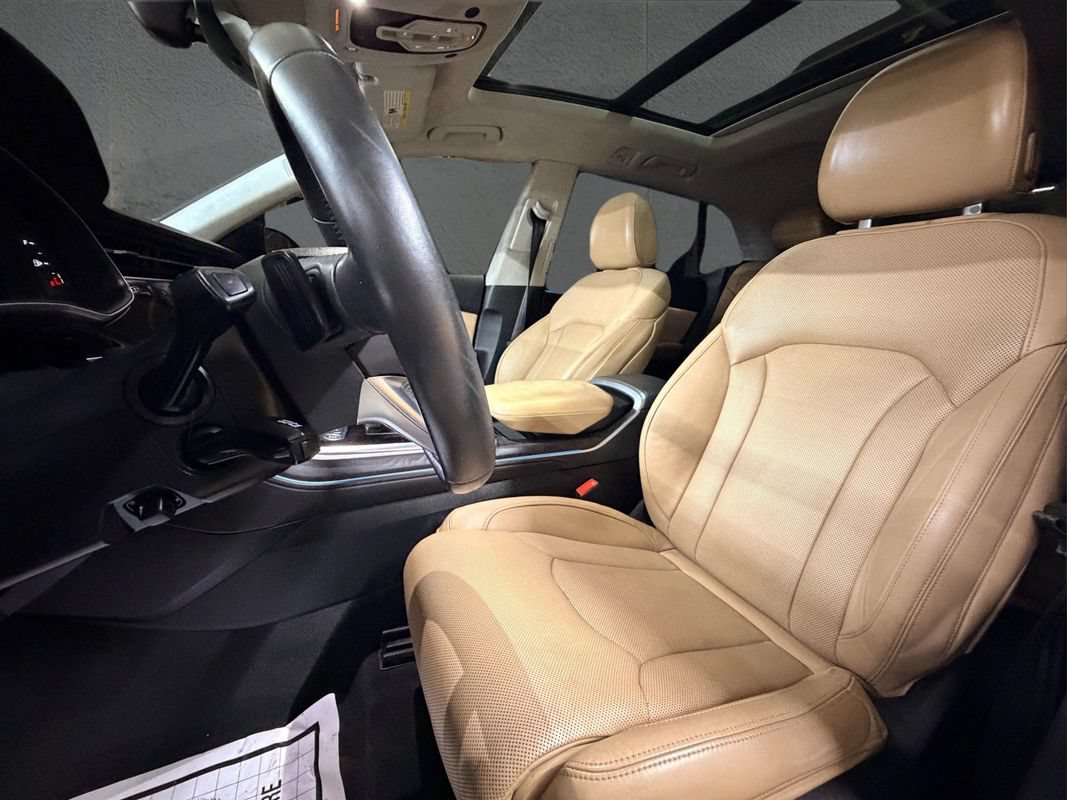 Used 2019 Audi Q8 Prestige w/ Luxury Package AWD/4WD image 25