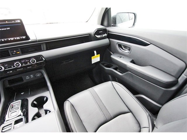New 2025 Honda Pilot Touring image 10