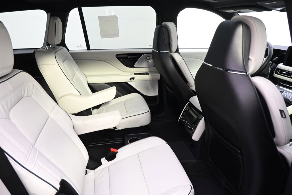 New 2026 Lincoln Aviator Black Label image 18