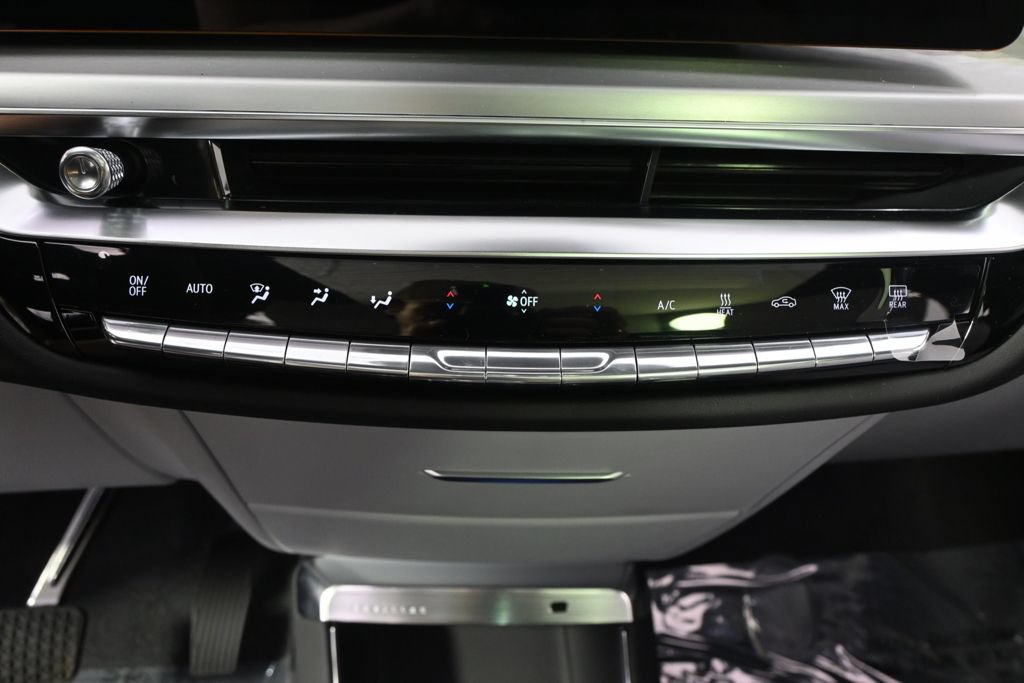New 2026 Cadillac Lyriq Luxury w/ LPO, Floor Liner Package AWD/4WD image 30