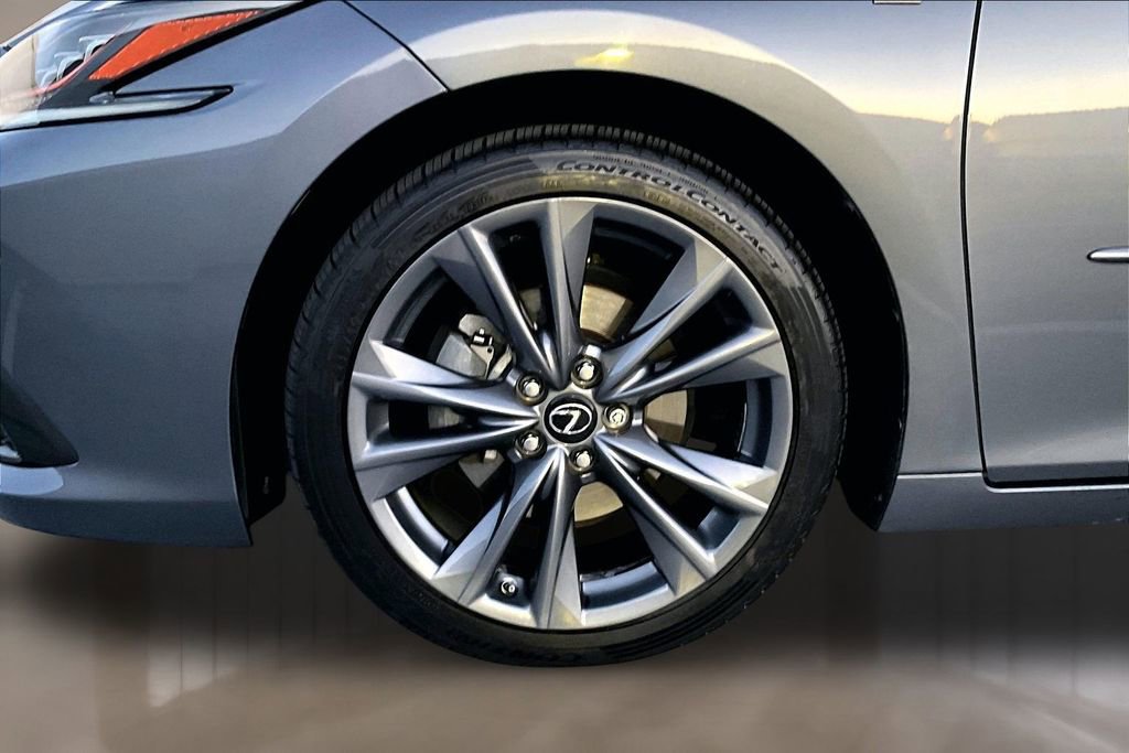 Used 2020 Lexus ES 350 F Sport w/ Accessory Package FWD image 32