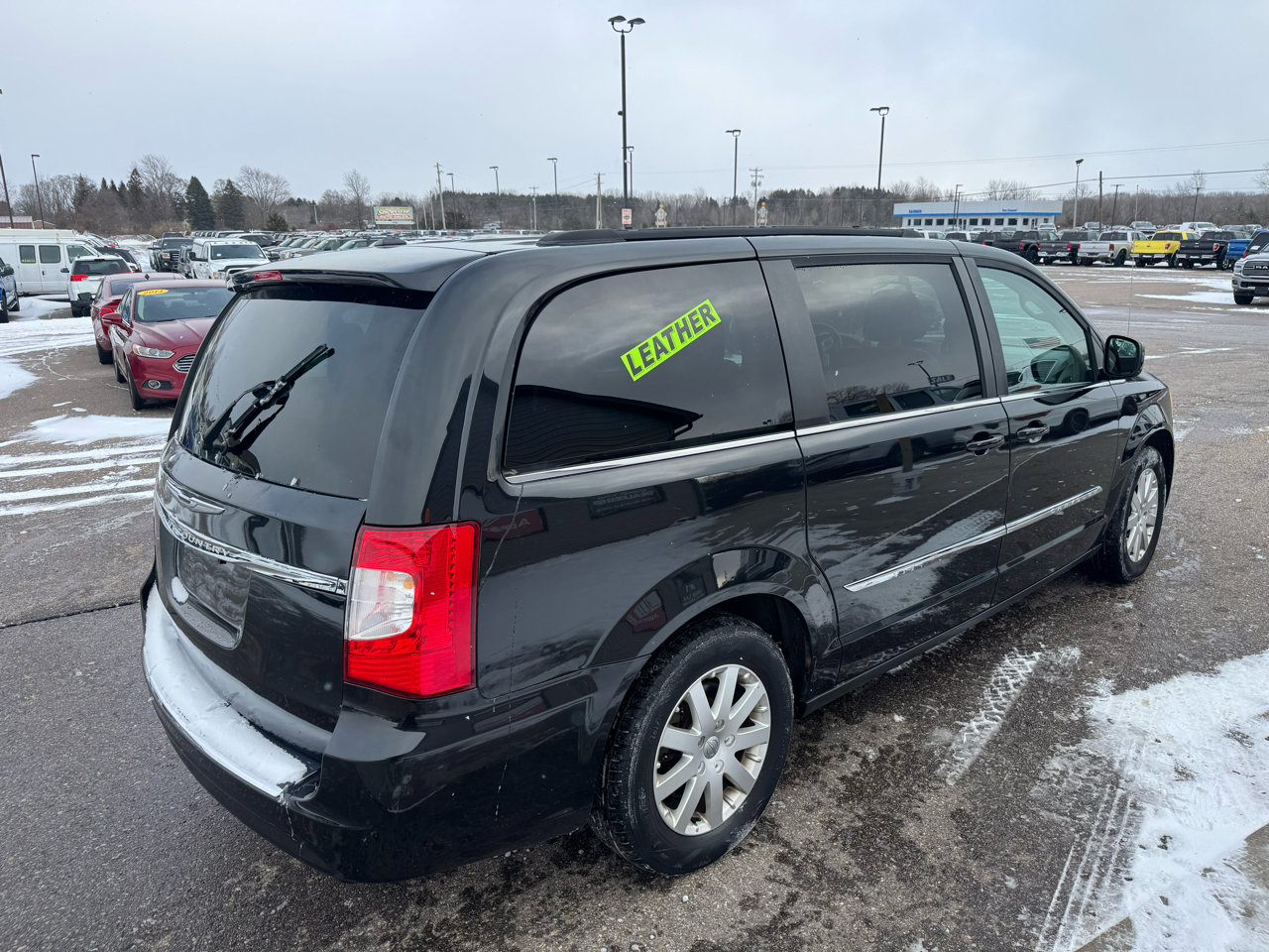 Used 2014 Chrysler Town & Country Touring image 5