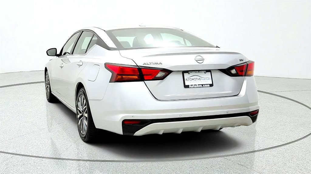 Used 2024 Nissan Altima 2.5 SV FWD image 6