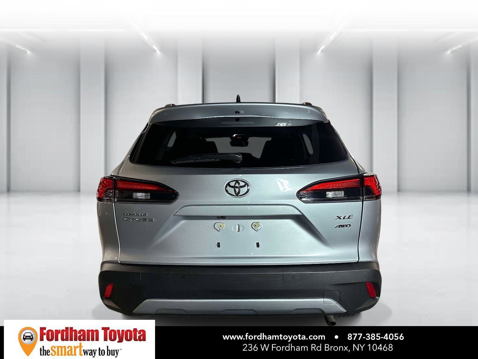 Used 2025 Toyota Corolla Cross XLE image 5