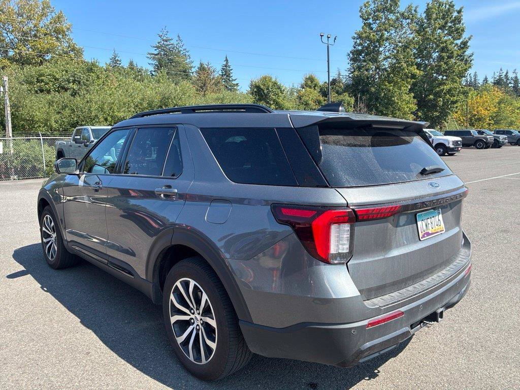 Used 2025 Ford Explorer ST-Line AWD/4WD image 40