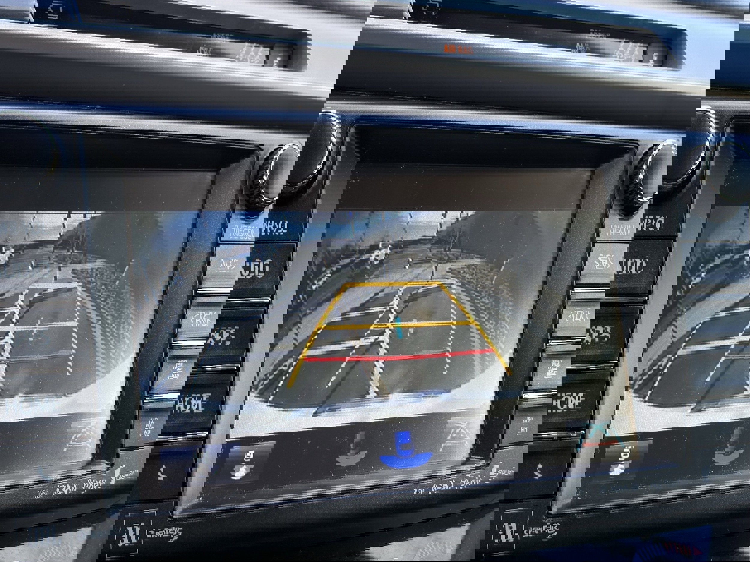 Used 2018 Toyota RAV4 Limited w/ Advanced Technology Package image 23