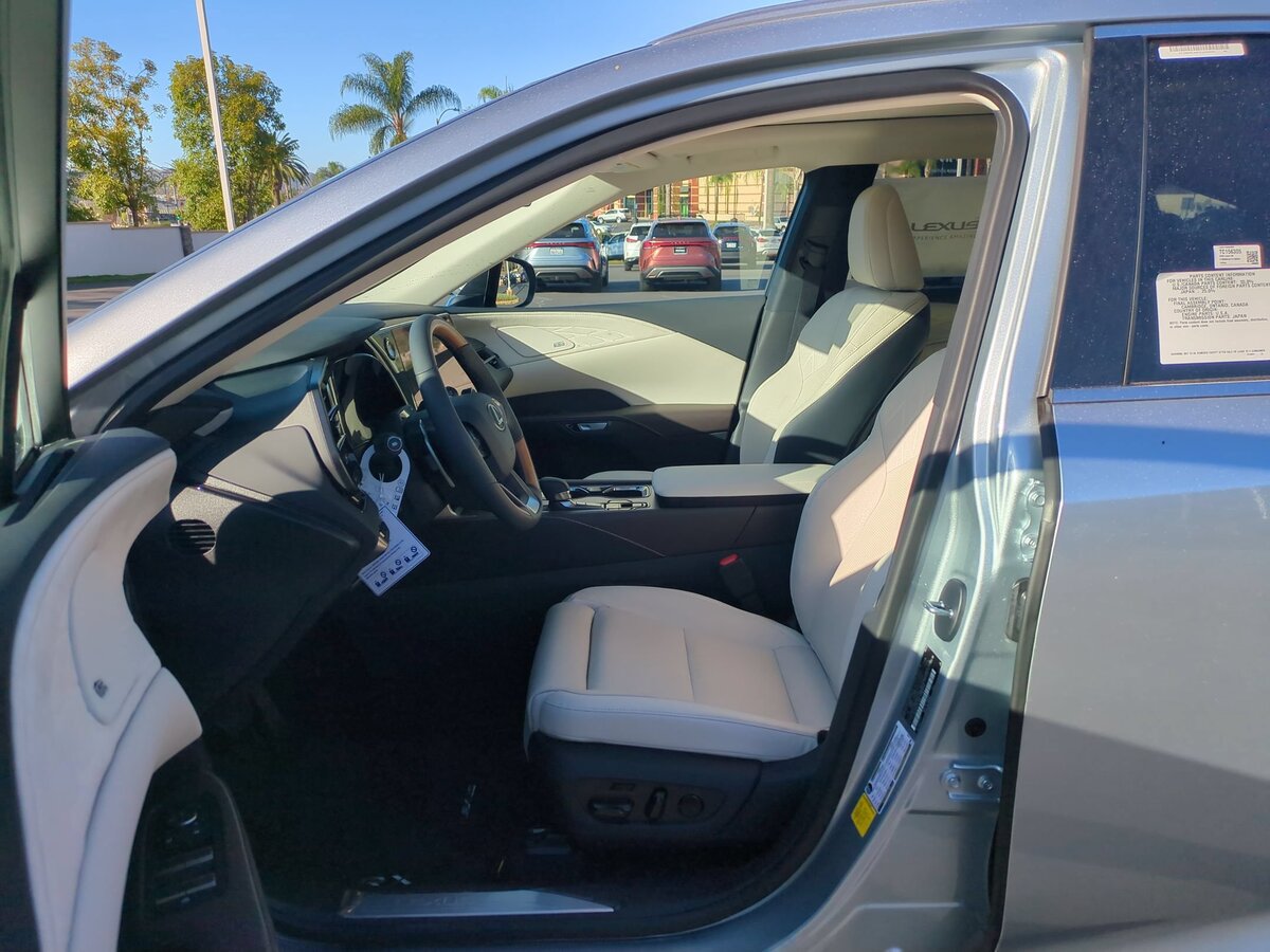 New 2026 Lexus RX 350 w/ Convenience Package AWD/4WD image 11