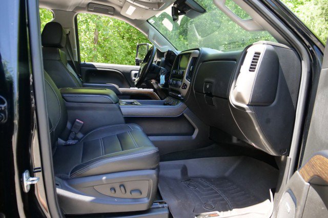 Used 2017 GMC Sierra 2500 Denali w/ Duramax Plus Package image 34