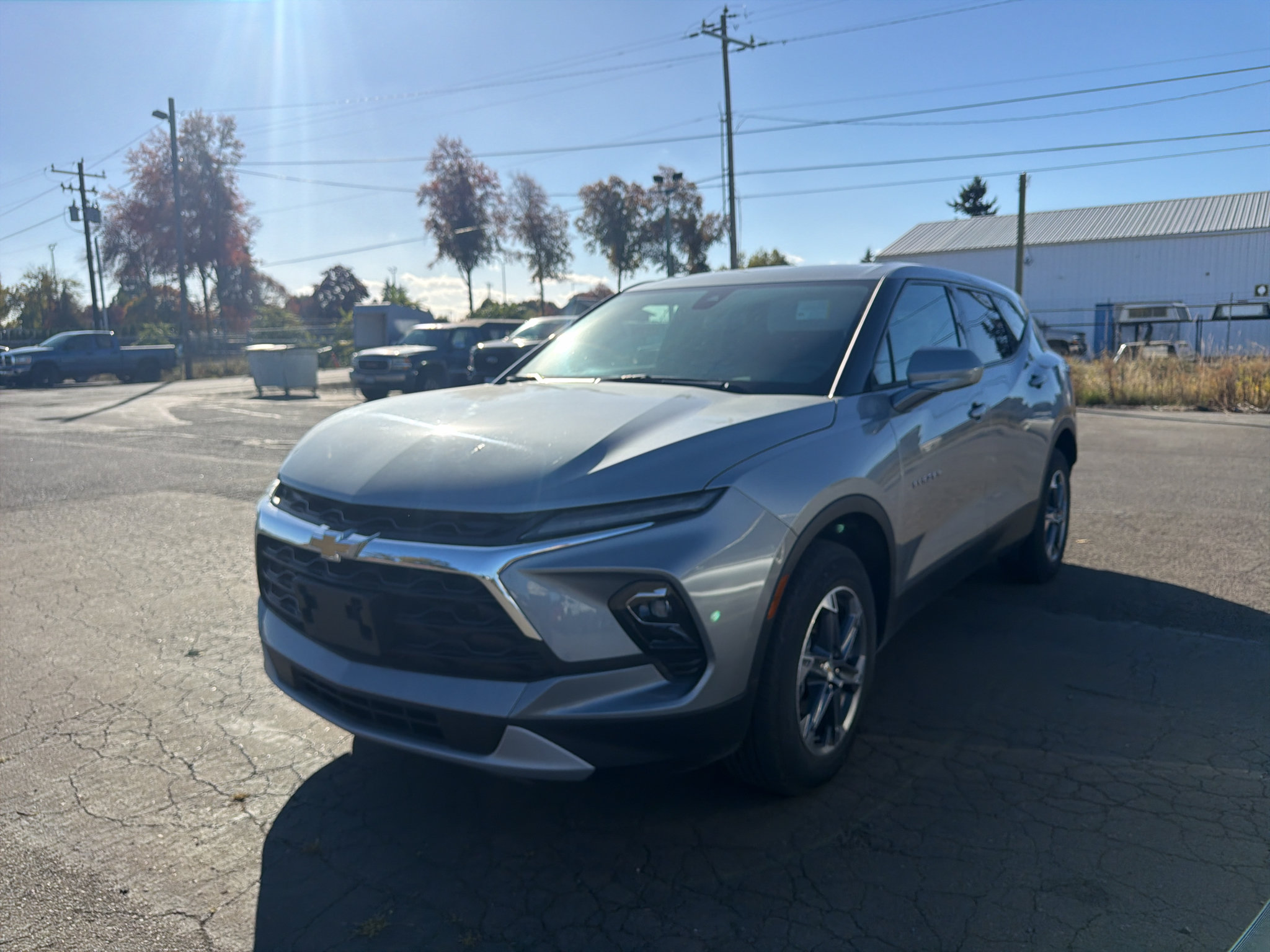 Used 2025 Chevrolet Blazer LT AWD/4WD image 2