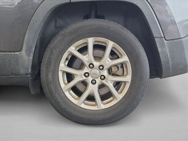 Used 2015 Jeep Cherokee Latitude AWD/4WD image 13