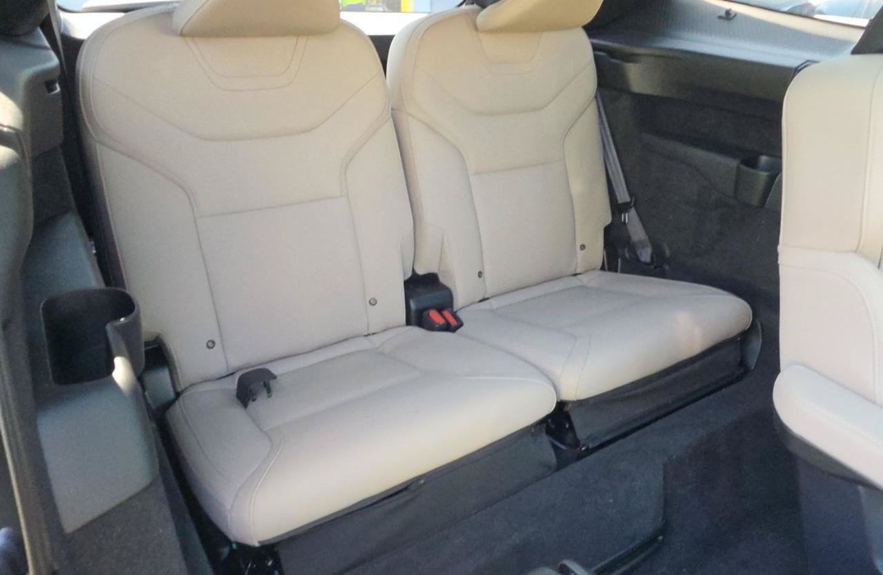Used 2025 Volvo EX90 Ultra w/ Protection Package Premier AWD/4WD image 8