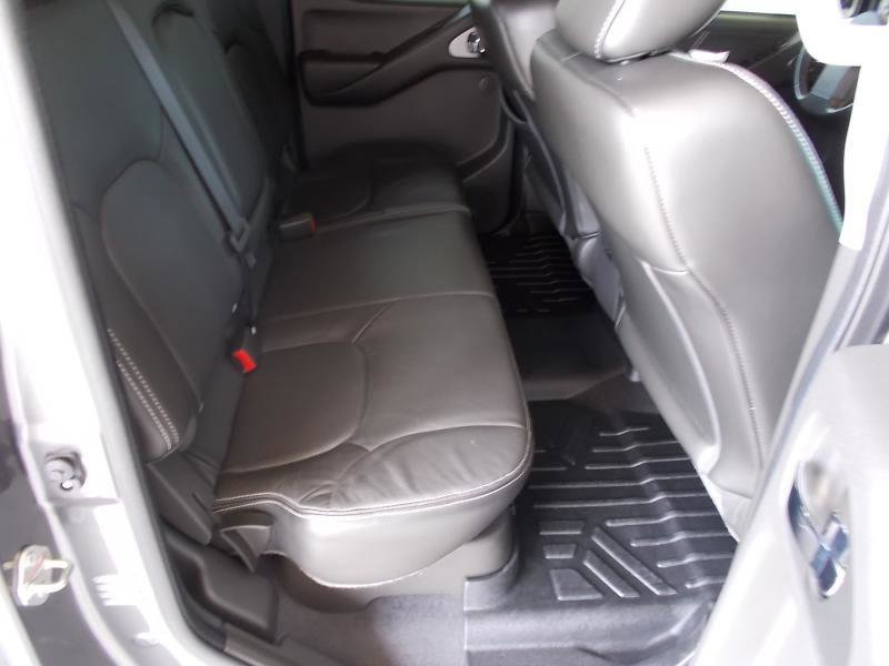 Used 2020 Nissan Frontier PRO-4X w/ Pro-4x Utility Package image 26