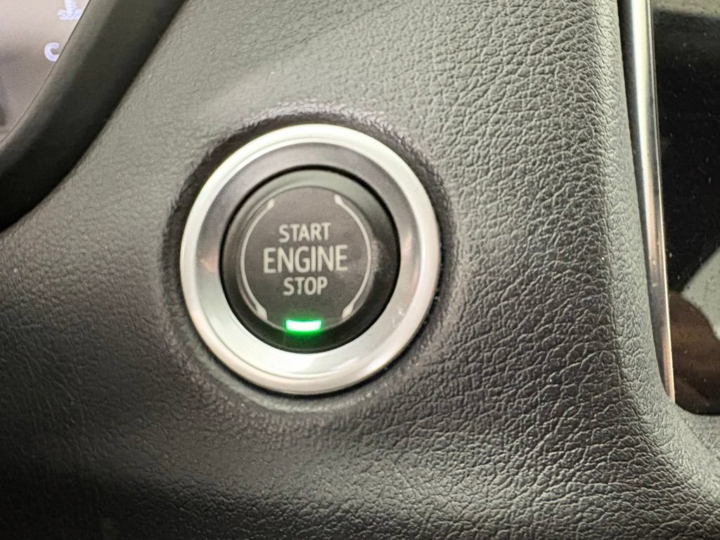 Used 2022 Cadillac XT4 Sport AWD/4WD image 27