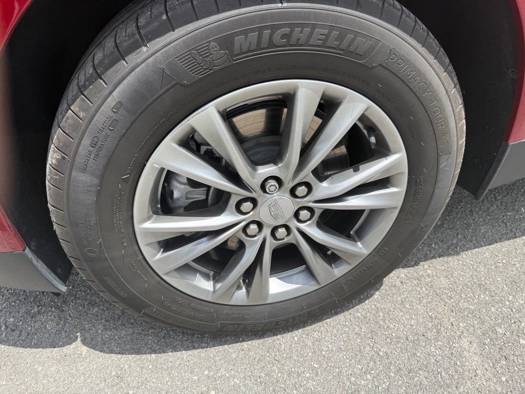 Used 2023 Cadillac XT5 Premium Luxury w/ Technology Package FWD image 2