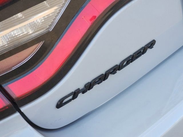 Used 2020 Dodge Charger SXT w/ Blacktop Package image 13