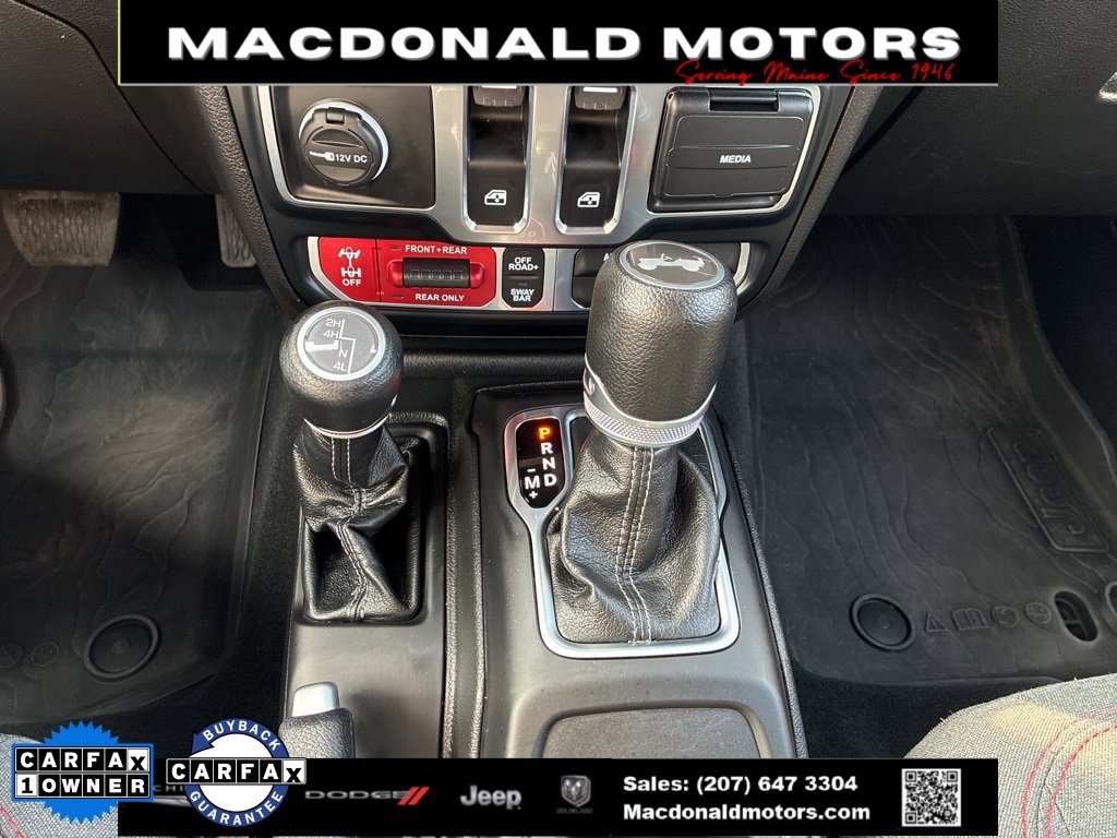 Used 2024 Jeep Wrangler Rubicon w/ Technology Group image 17