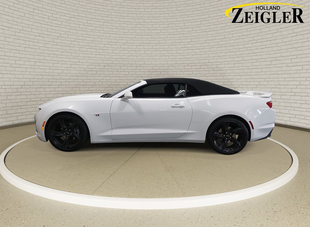 Used 2021 Chevrolet Camaro LT RWD image 8