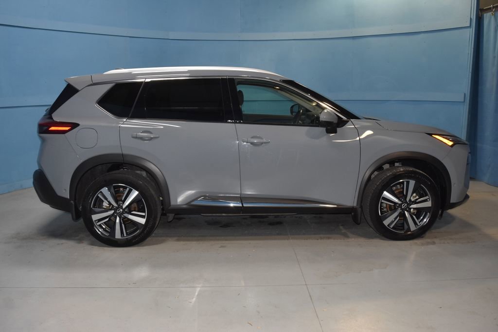 Used 2023 Nissan Rogue SL w/ SL Premium Package image 25
