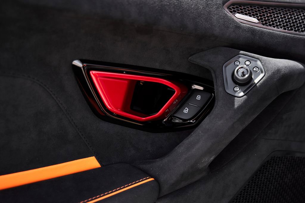 Used 2023 Lamborghini Huracan Sterrato image 41