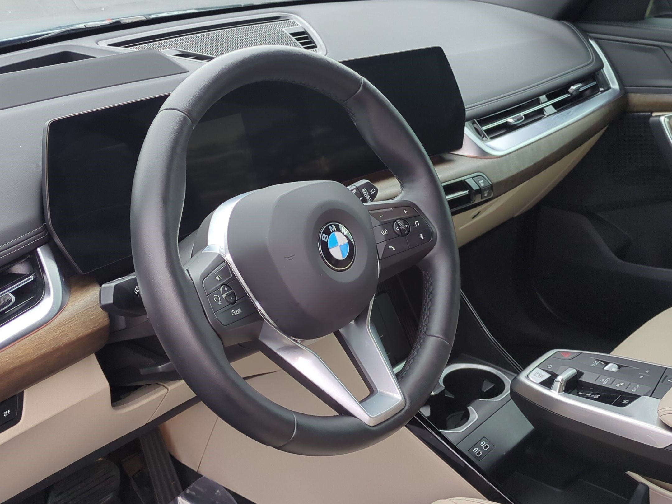 Certified 2025 BMW X1 xDrive28i w/ Technology Package AWD/4WD image 18