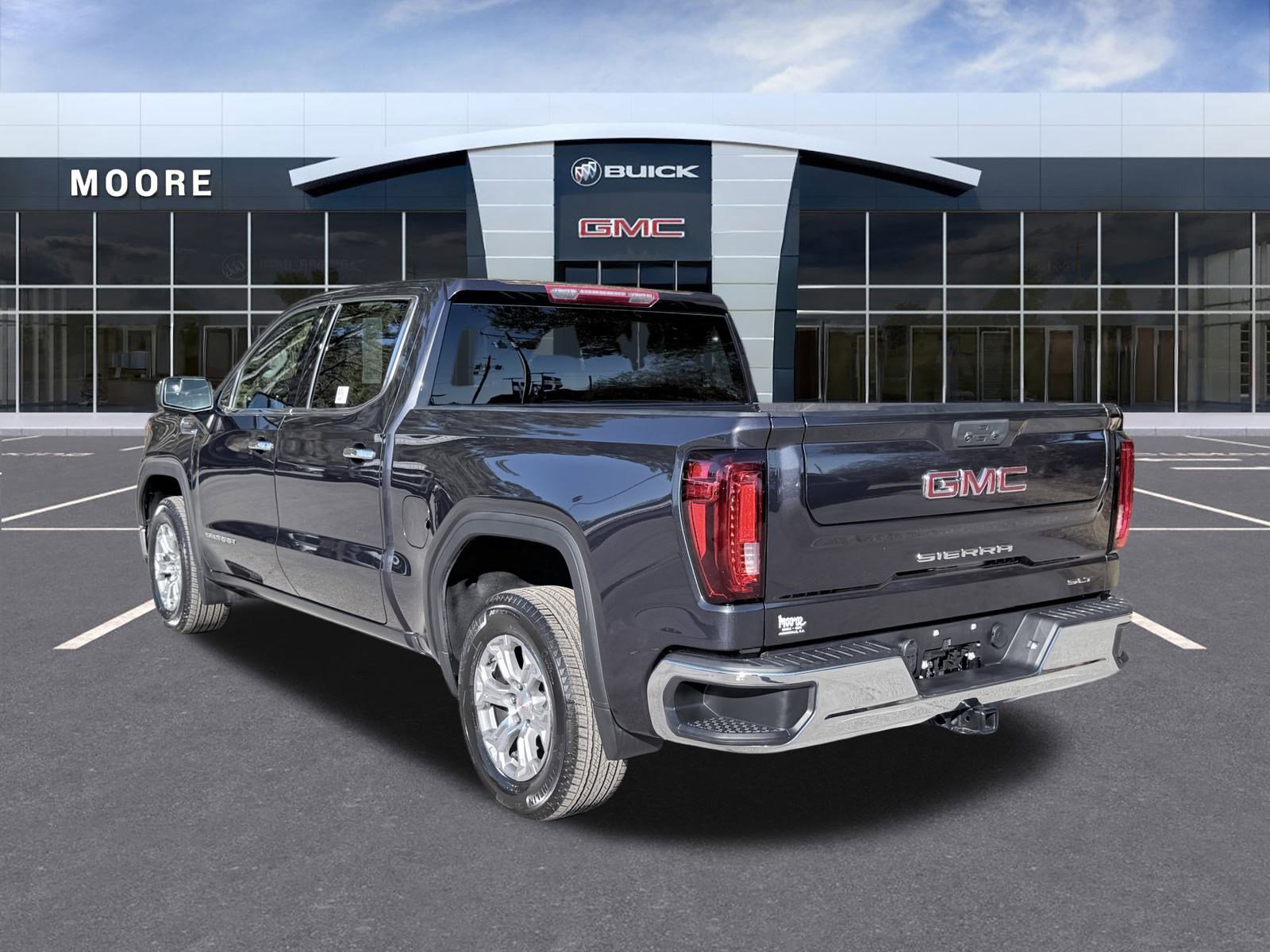 Used 2025 GMC Sierra 1500 SLT image 5