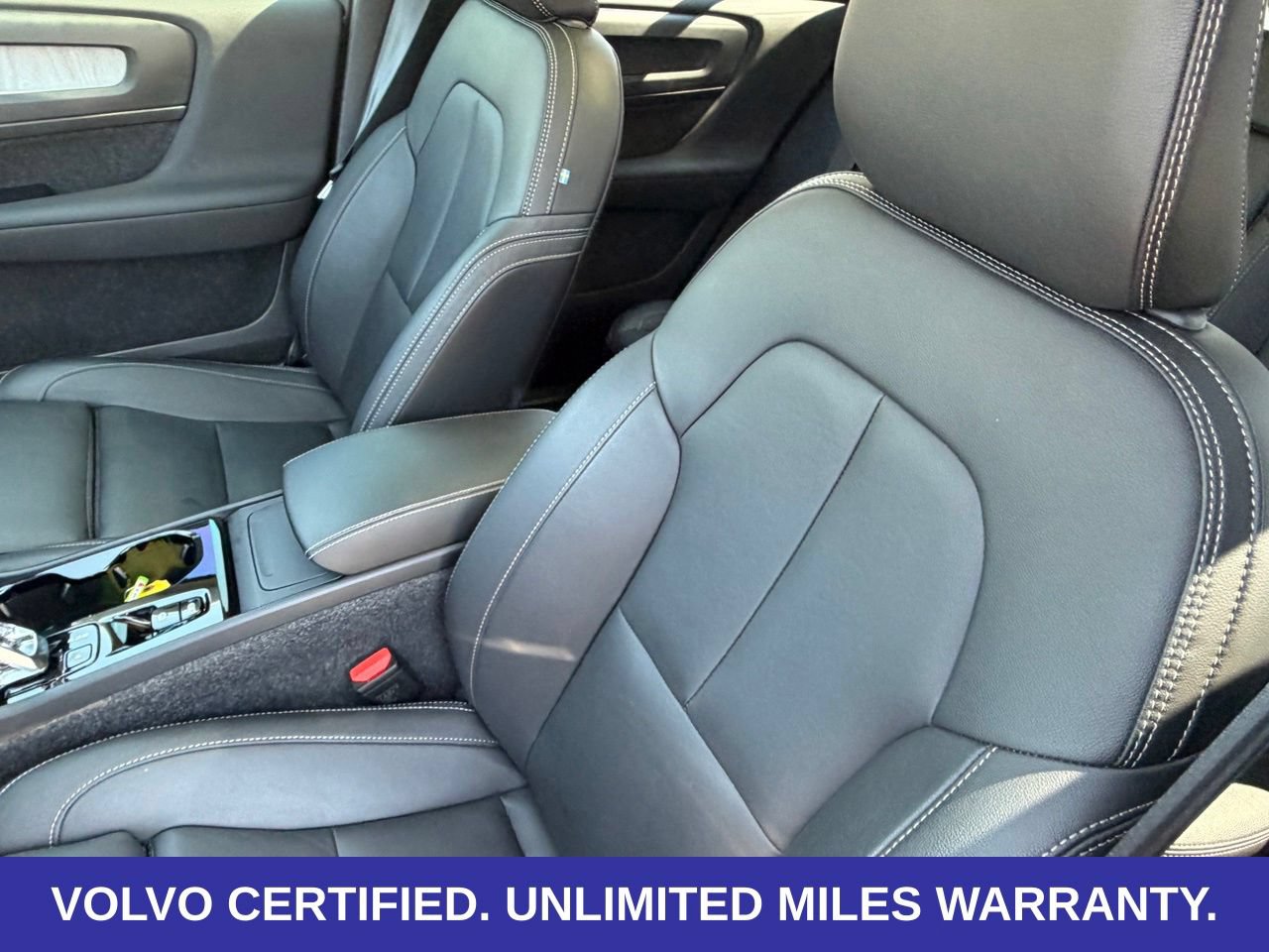 Certified 2026 Volvo XC40 B5 Plus AWD/4WD image 25