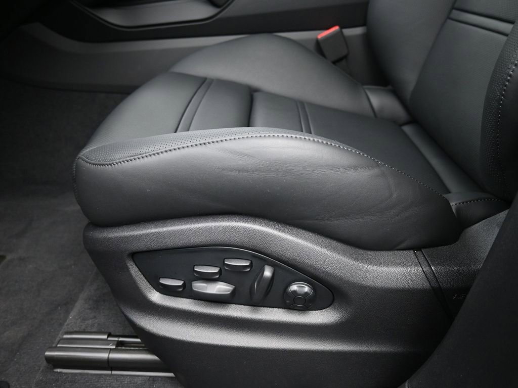 Certified 2026 Porsche Cayenne GTS image 6