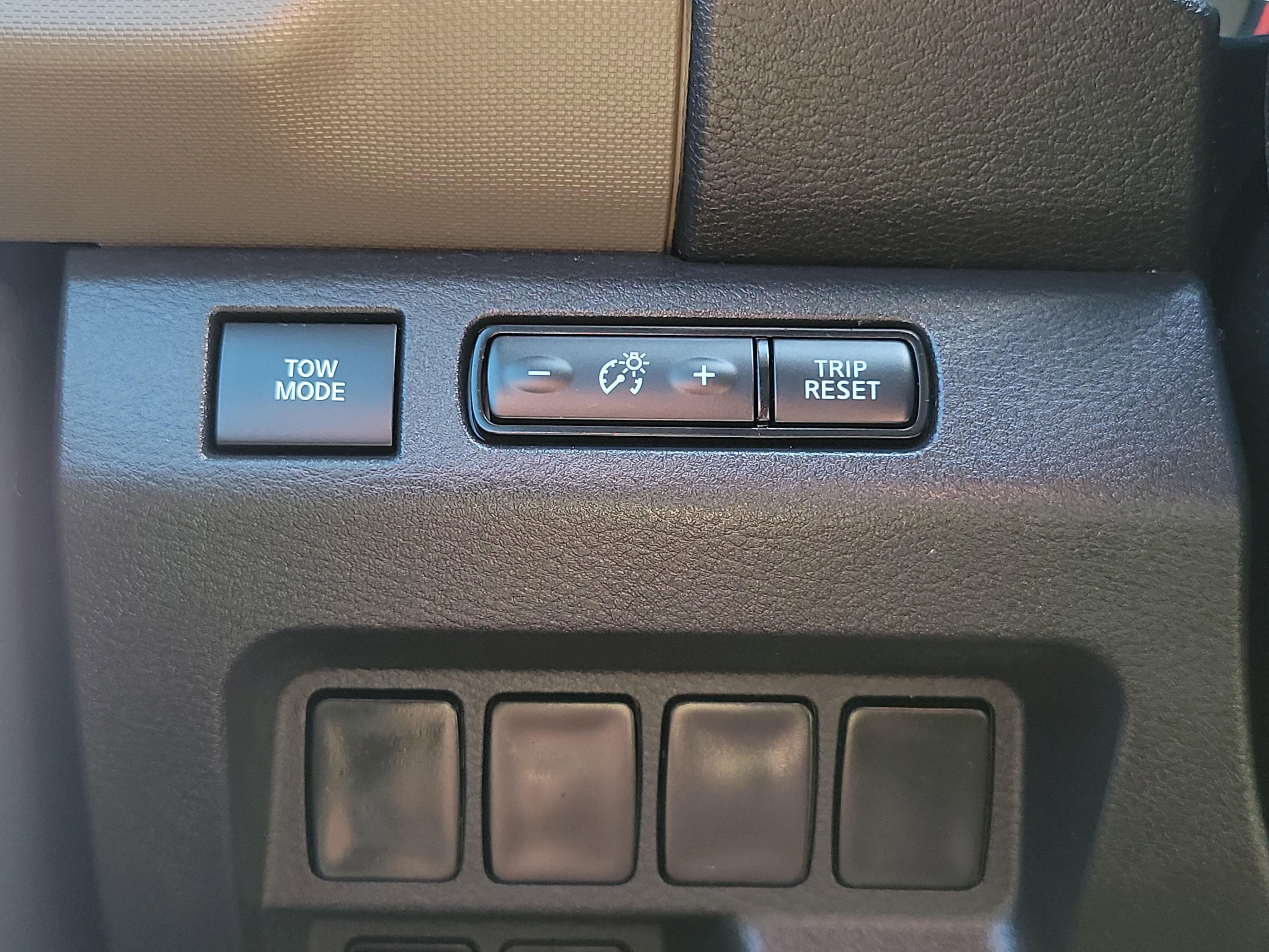 Used 2022 Nissan Frontier SV image 25