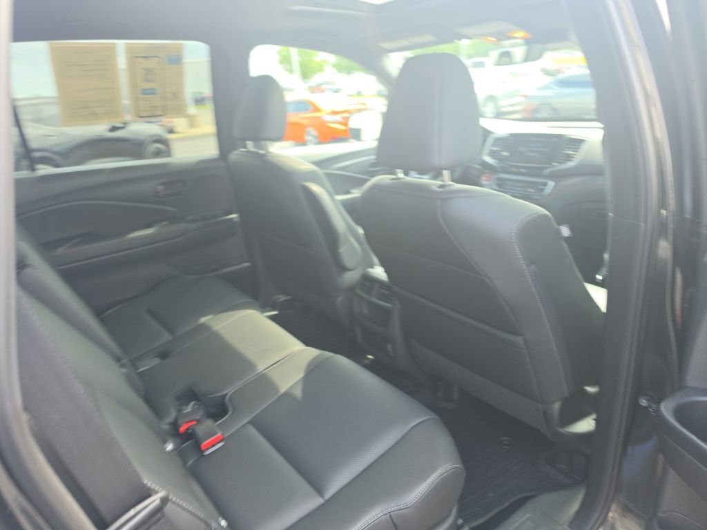Used 2023 Honda Passport EX-L image 32