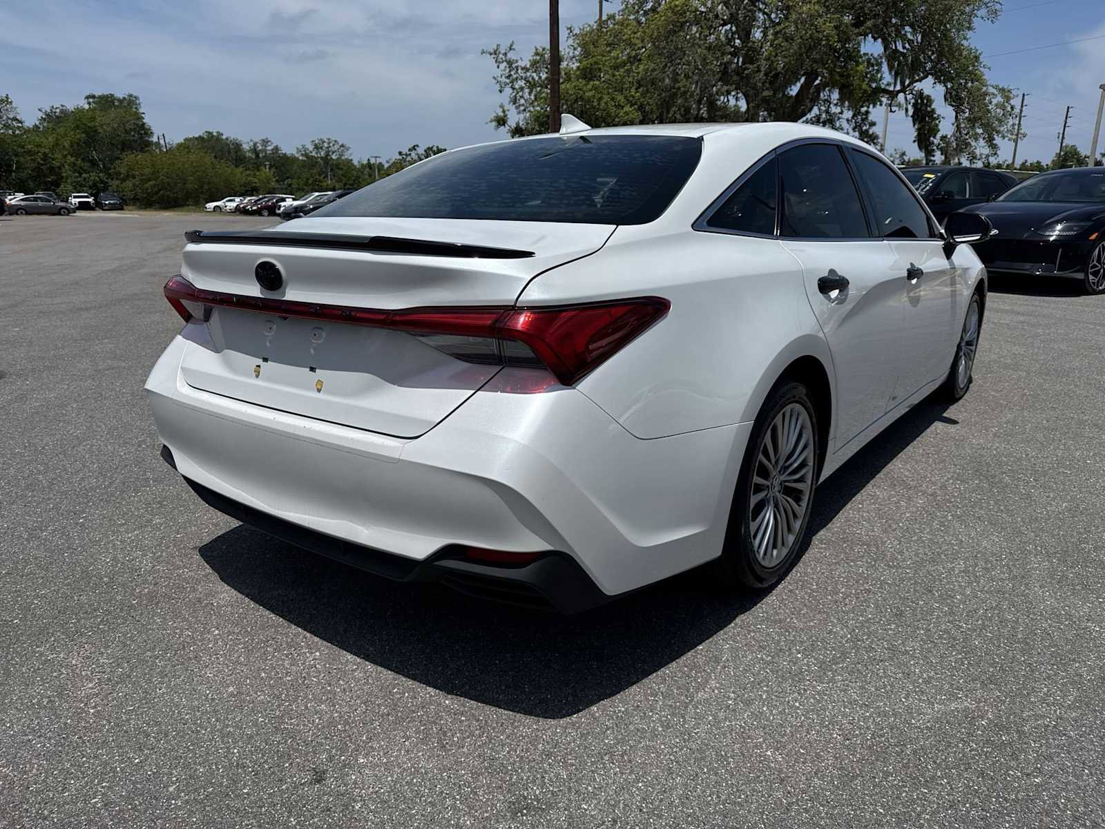 Used 2020 Toyota Avalon Limited FWD image 6
