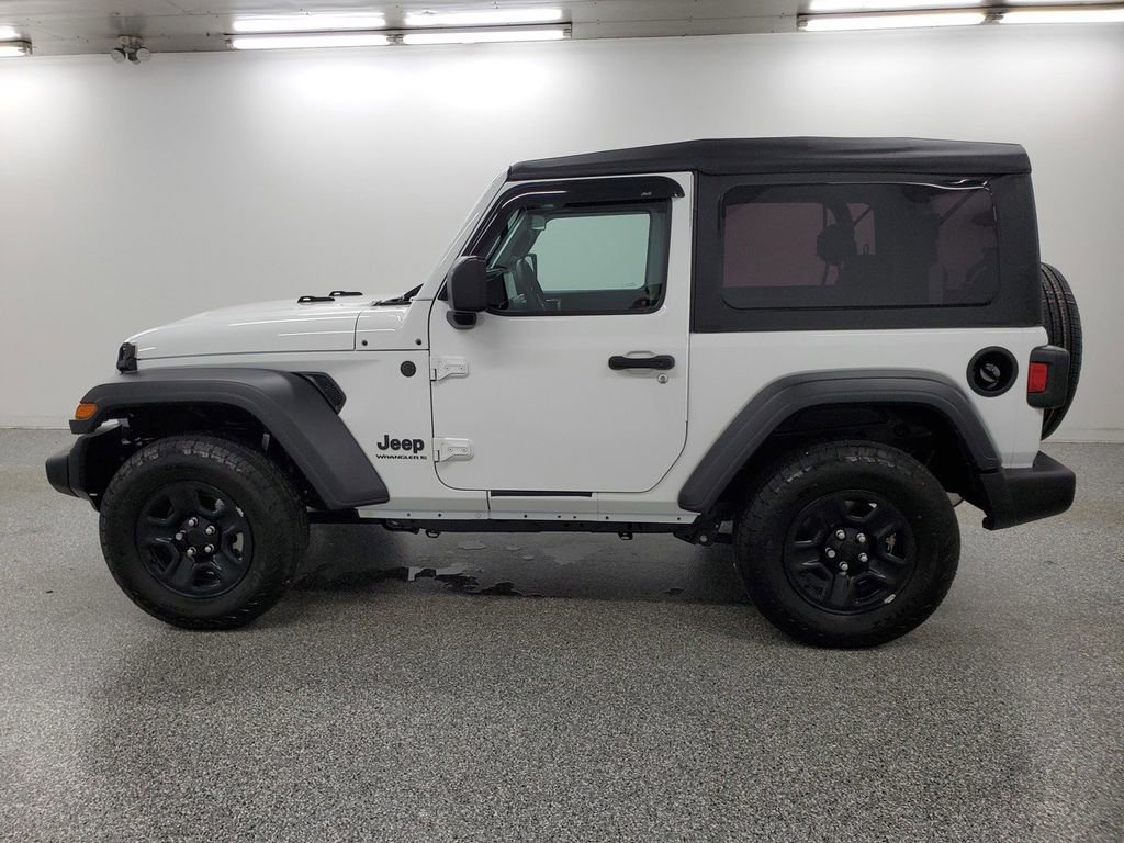 Used 2025 Jeep Wrangler Sport image 7