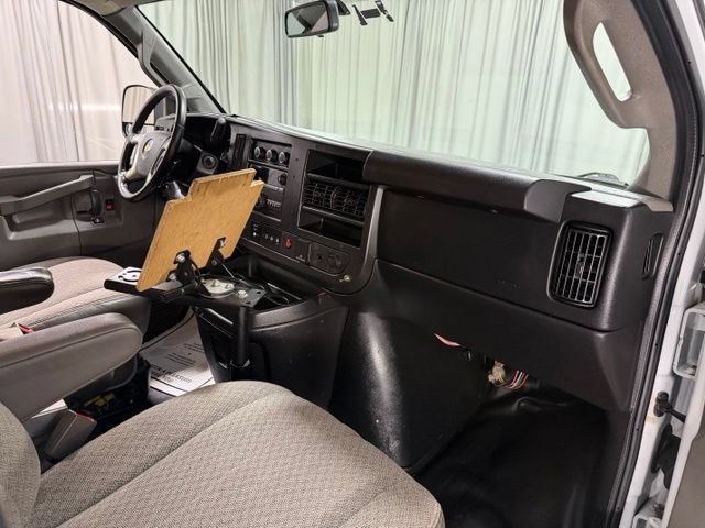 Used 2018 Chevrolet Express 2500 w/ Driver Convenience Package RWD image 8